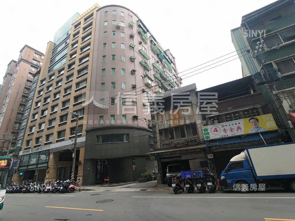近台北橋大戶電梯收租房屋室內格局與周邊環境