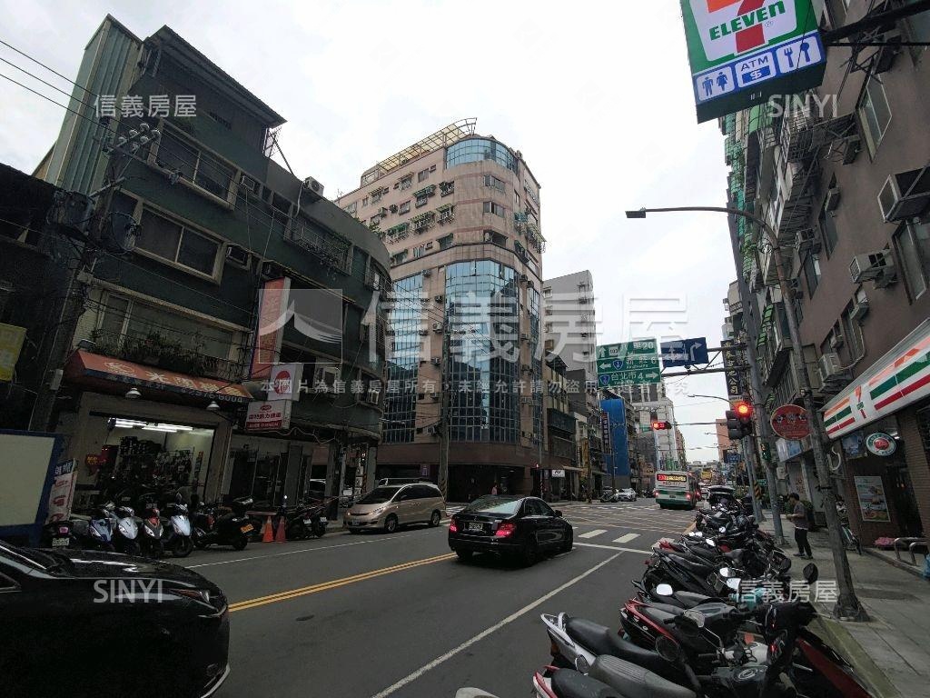 近台北橋大戶電梯收租房屋室內格局與周邊環境