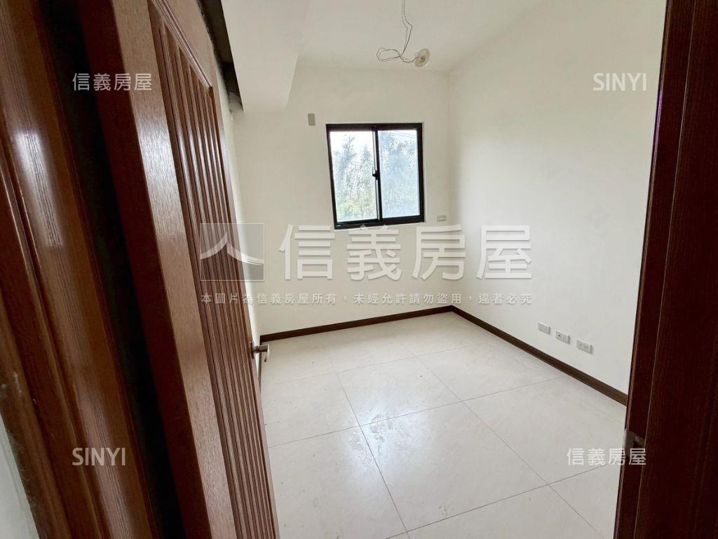 文山苑綠意大３房車位房屋室內格局與周邊環境