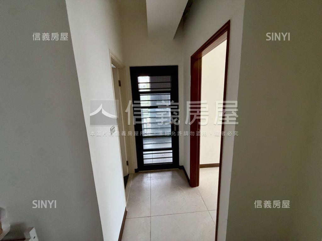 文山苑綠意大３房車位房屋室內格局與周邊環境