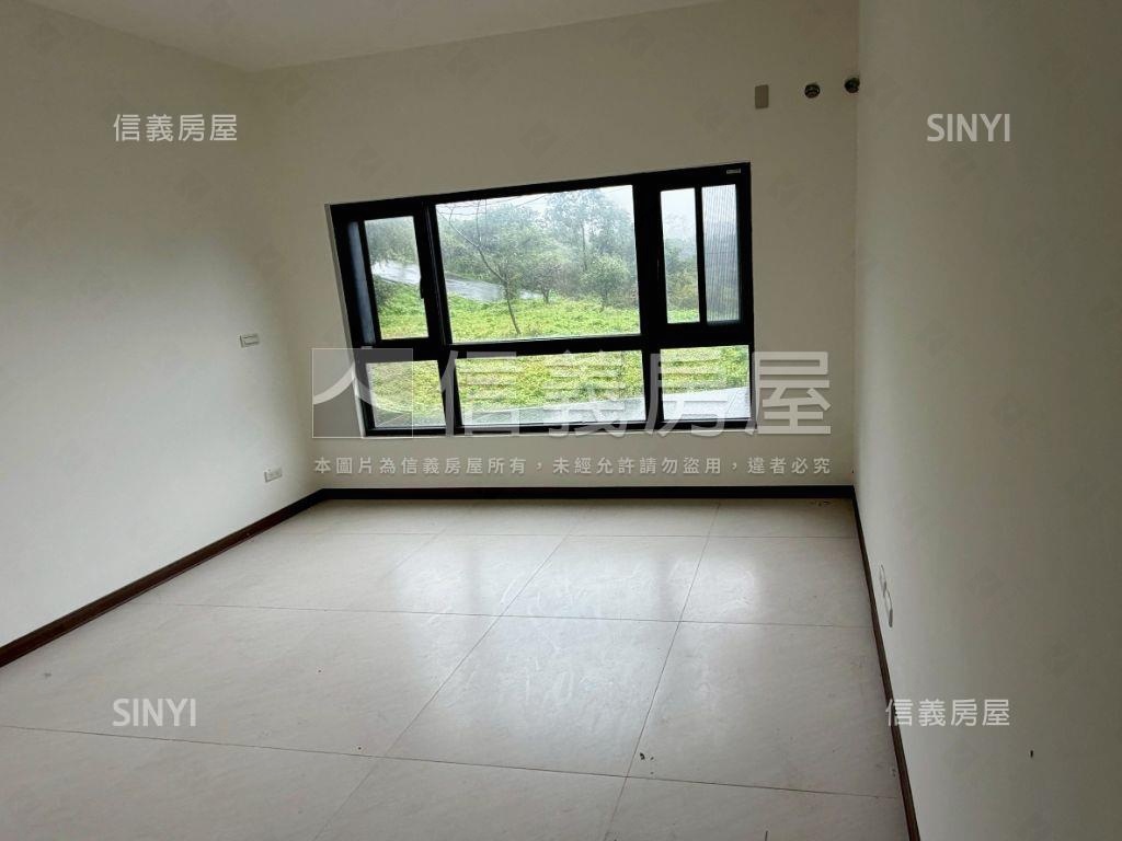 文山苑綠意大３房車位房屋室內格局與周邊環境