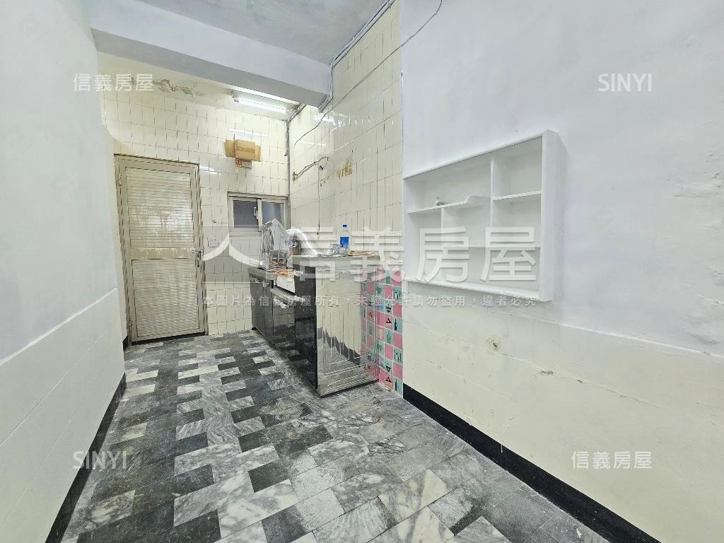 南區公英六街透天房屋室內格局與周邊環境