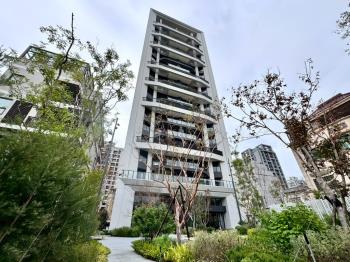 裕翔研山高樓看葳格