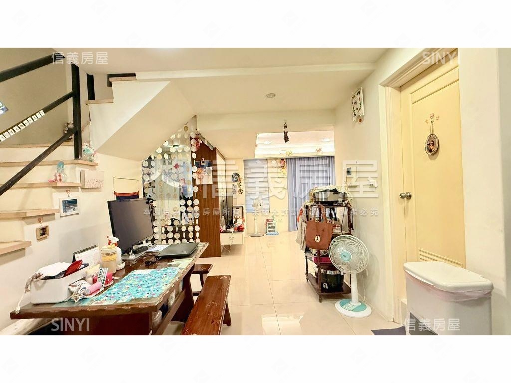 雙衛浴開窗｜圓家華首購宅房屋室內格局與周邊環境