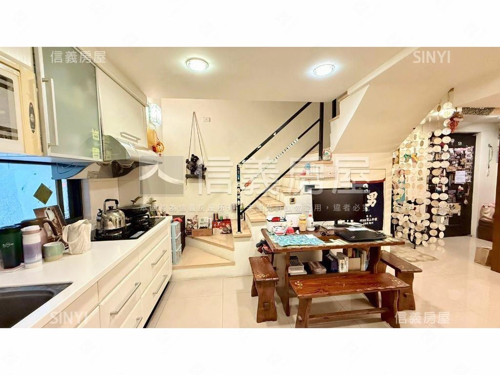 雙衛浴開窗｜圓家華首購宅房屋室內格局與周邊環境