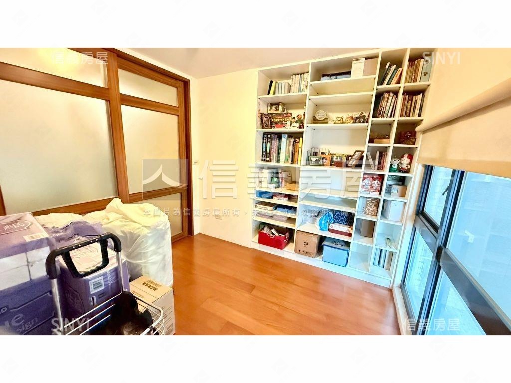 雙衛浴開窗｜圓家華首購宅房屋室內格局與周邊環境