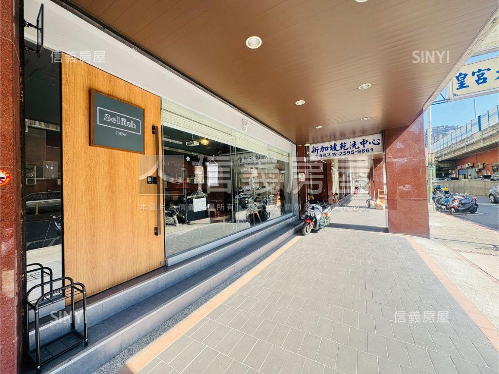 新生北皇宮一樓寬店面房屋室內格局與周邊環境
