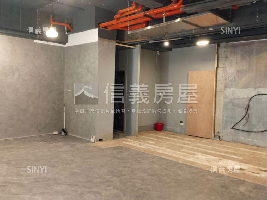 新生北皇宮一樓寬店面房屋室內格局與周邊環境