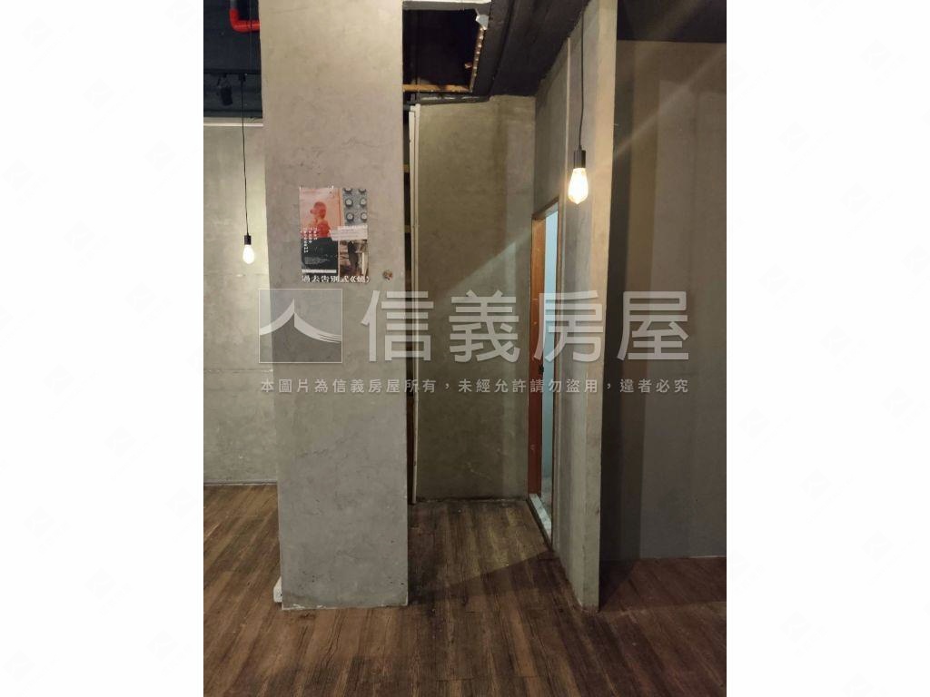 新生北皇宮一樓寬店面房屋室內格局與周邊環境