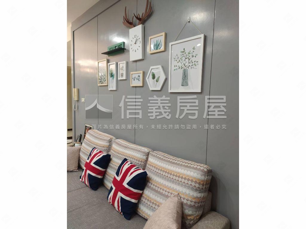 左營夏威夷採光三房平車房屋室內格局與周邊環境