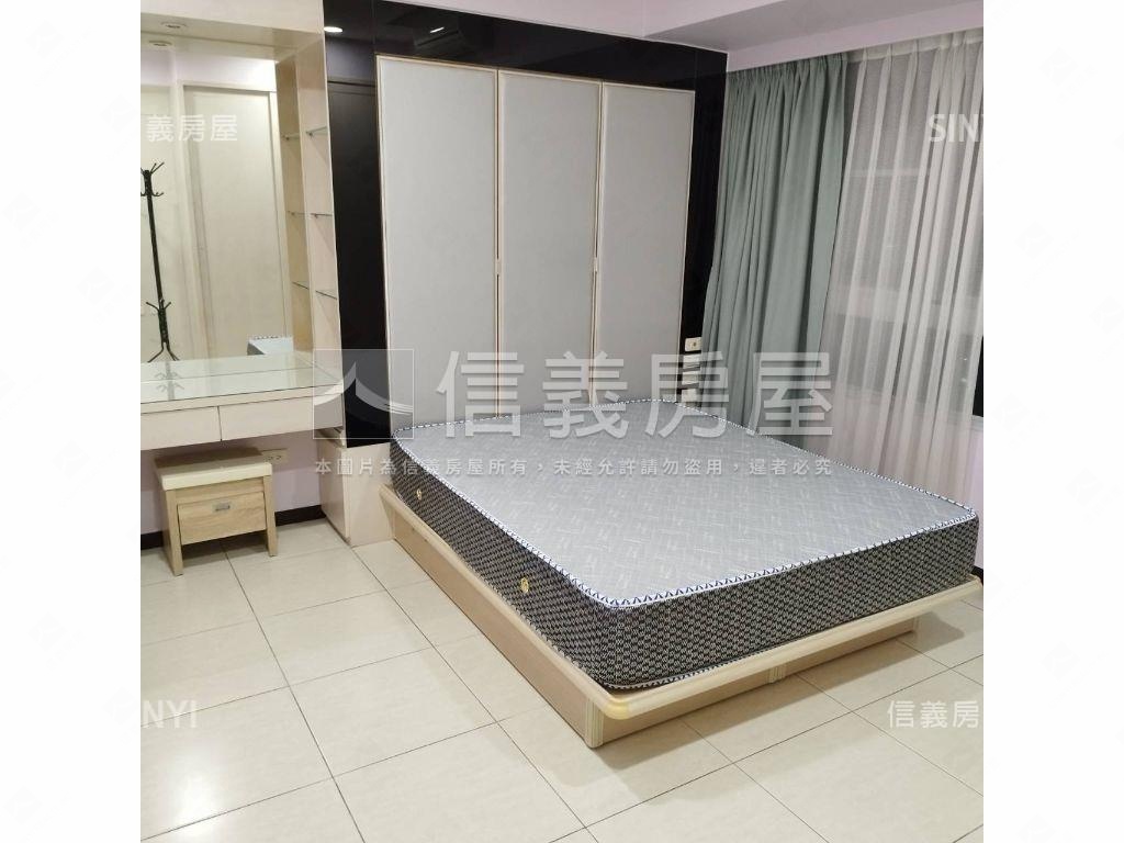 左營夏威夷採光三房平車房屋室內格局與周邊環境