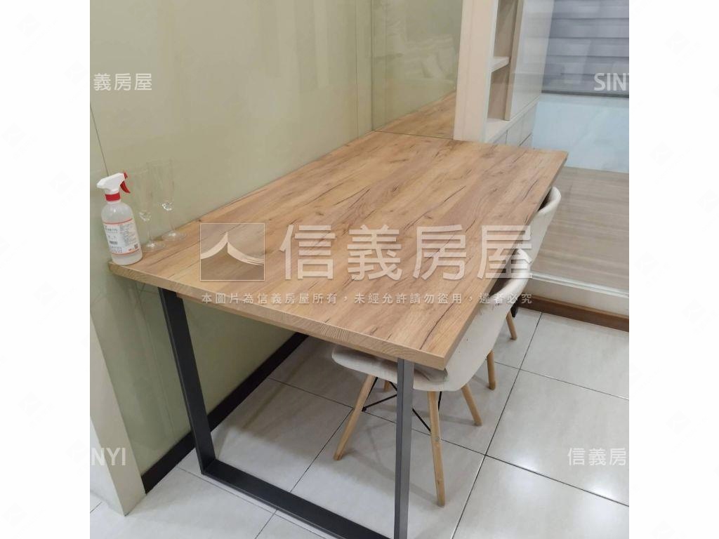 左營夏威夷採光三房平車房屋室內格局與周邊環境