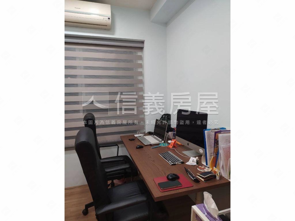 左營夏威夷採光三房平車房屋室內格局與周邊環境