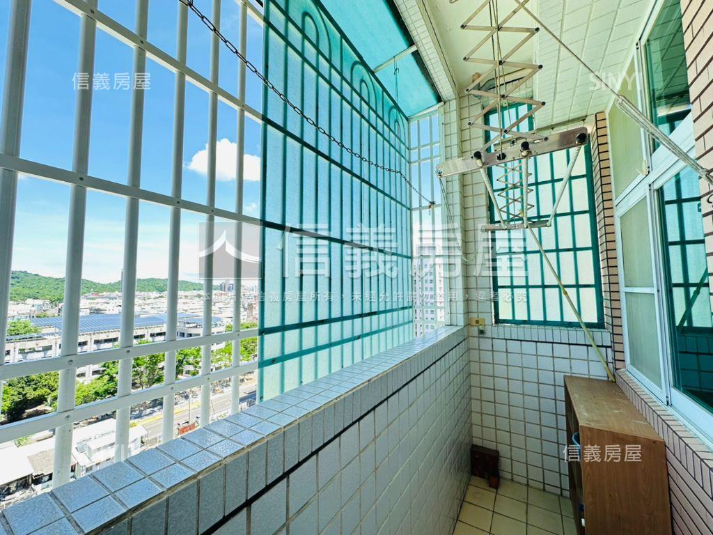 近高美館景觀３房平車房屋室內格局與周邊環境
