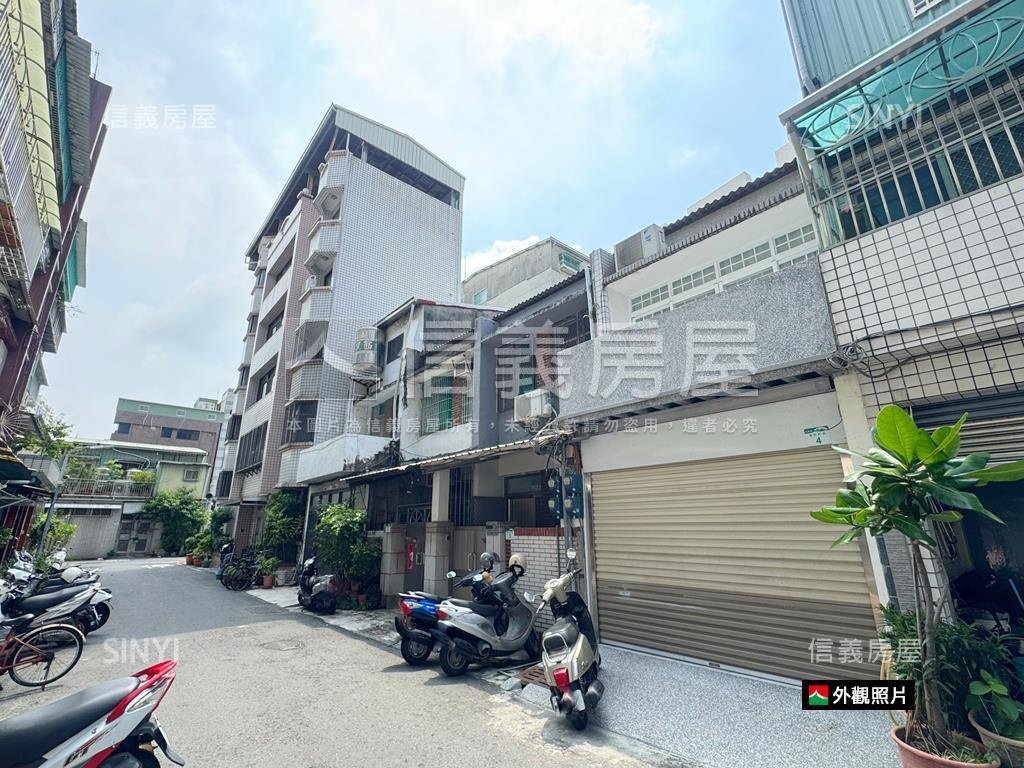 大遠百商圈，整新車庫透天房屋室內格局與周邊環境
