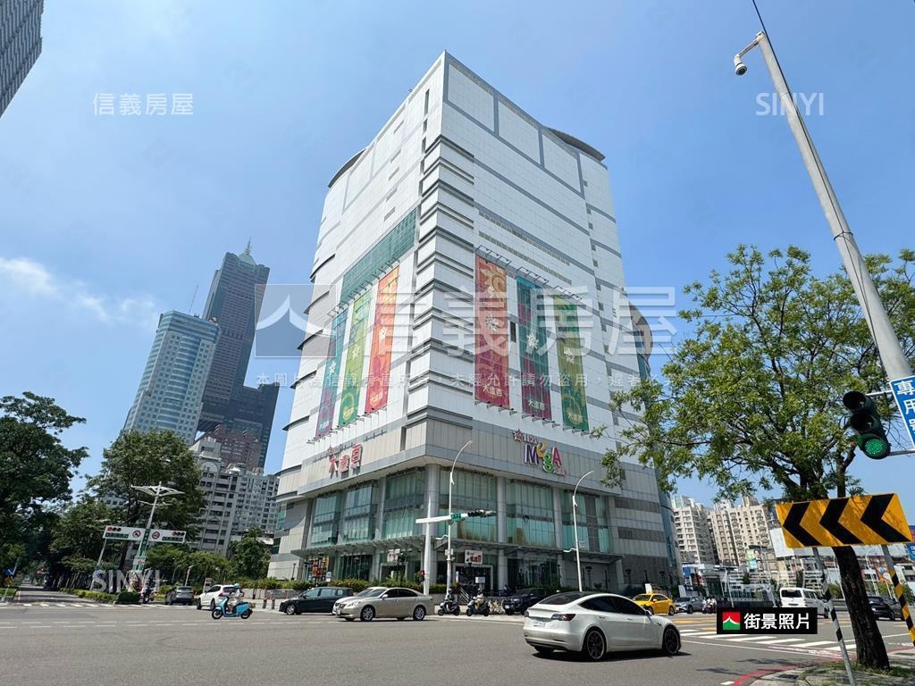 大遠百商圈，整新車庫透天房屋室內格局與周邊環境