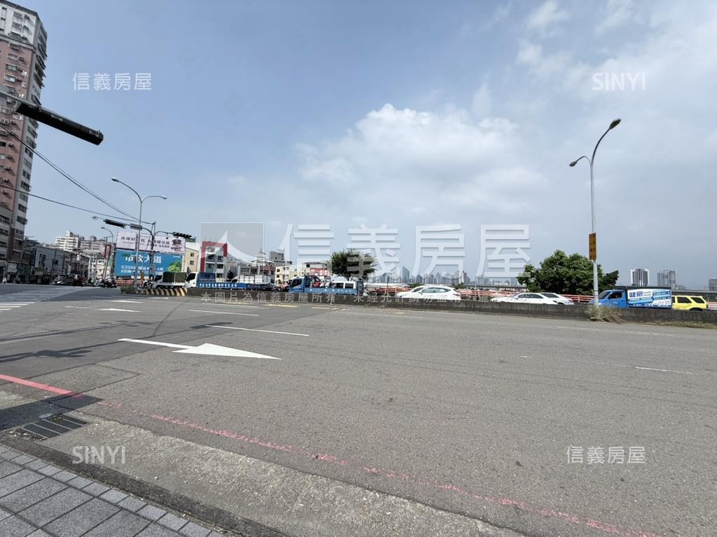 正忠勇路前後臨路店住房屋室內格局與周邊環境