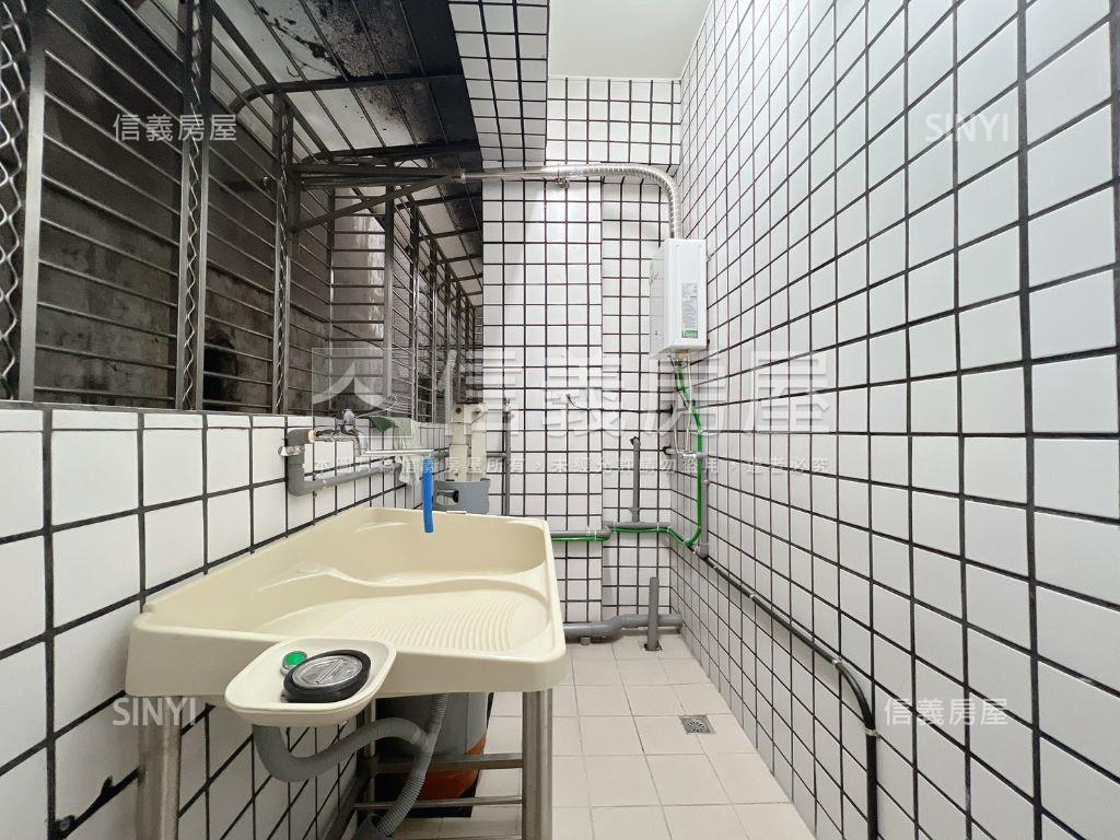 獨戶裝潢陽光三房華廈房屋室內格局與周邊環境