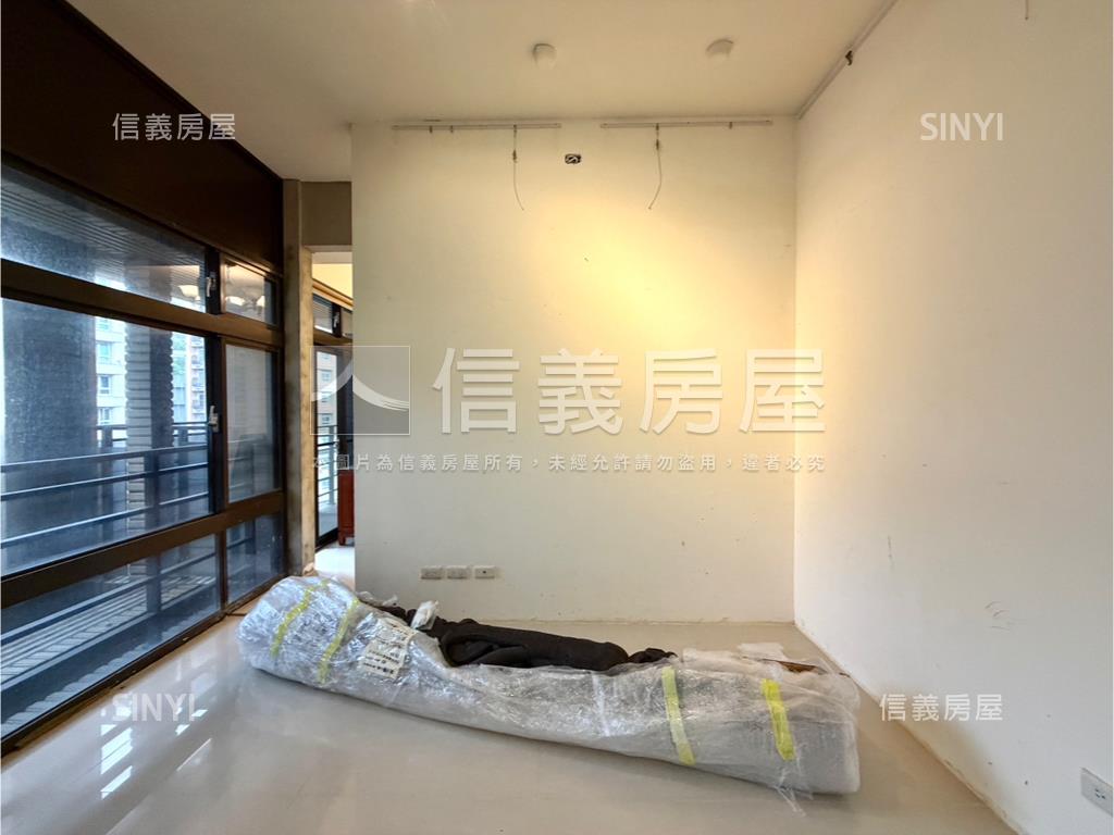 水事紀稀有三房大車位房屋室內格局與周邊環境