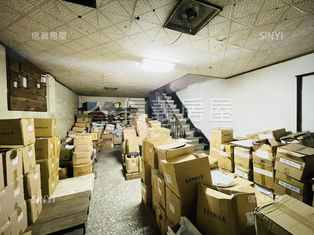 正林森路大面寬臨路金店面房屋室內格局與周邊環境
