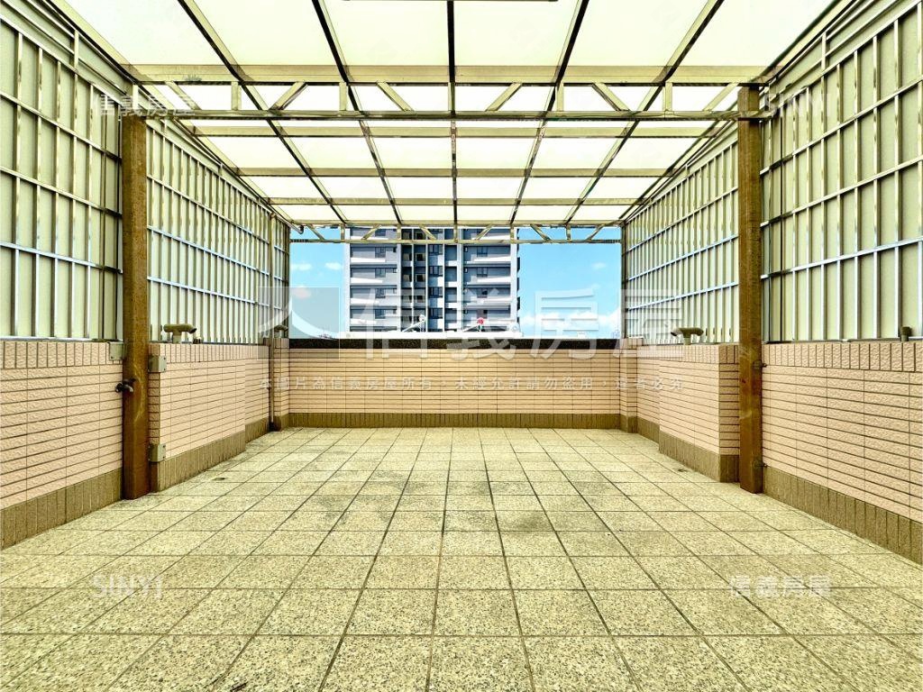 仁武正路賺錢電梯透店房屋室內格局與周邊環境