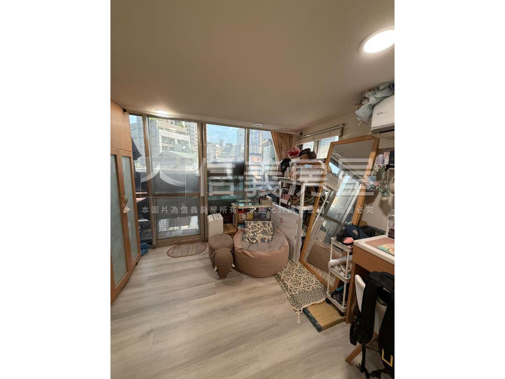 １０年屋！中山靜巷有車位房屋室內格局與周邊環境
