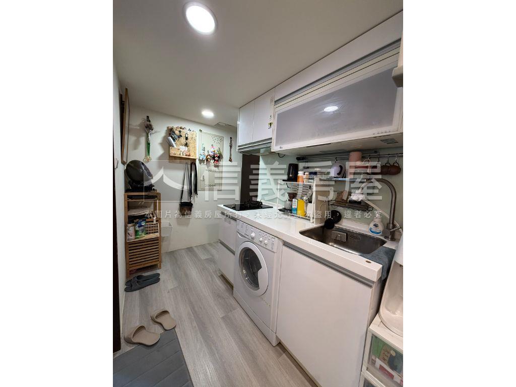 １０年屋！中山靜巷有車位房屋室內格局與周邊環境