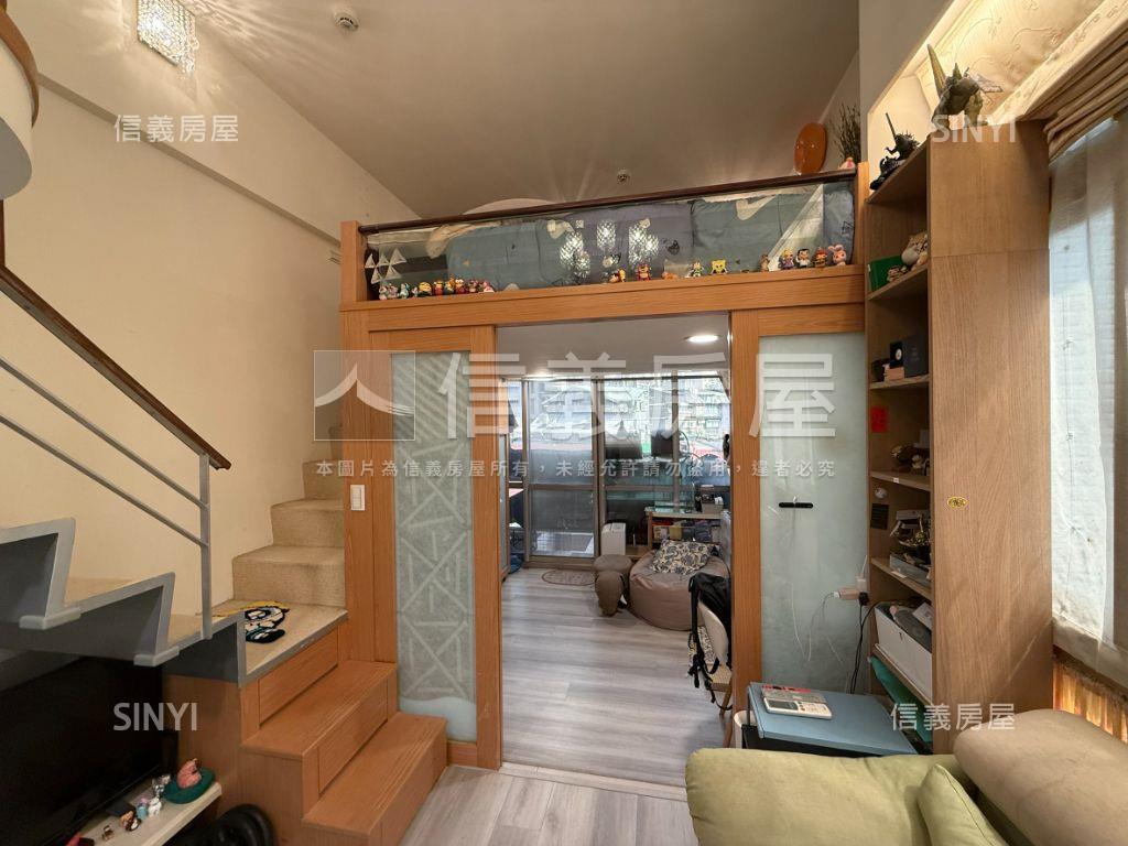 １０年屋！中山靜巷有車位房屋室內格局與周邊環境