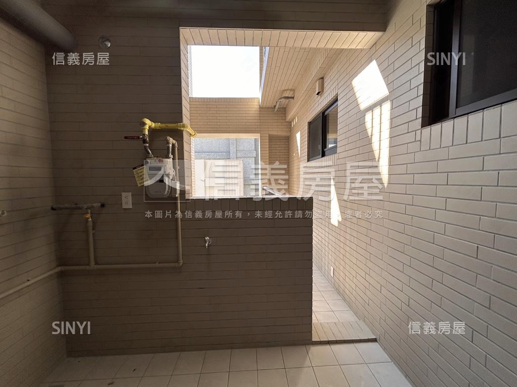 高鐵澤緣Ｈｕｉｓ雙車位房屋室內格局與周邊環境