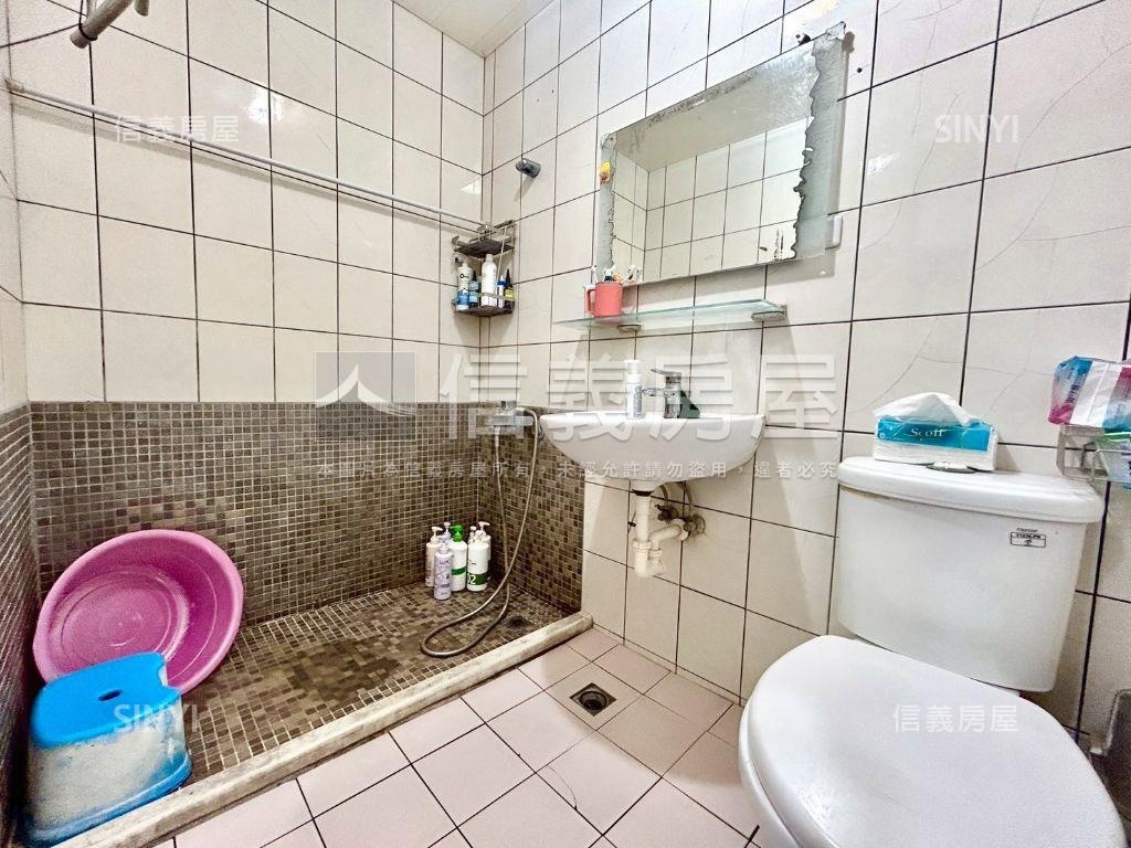 近捷運＆台鐵五房騎樓店住房屋室內格局與周邊環境