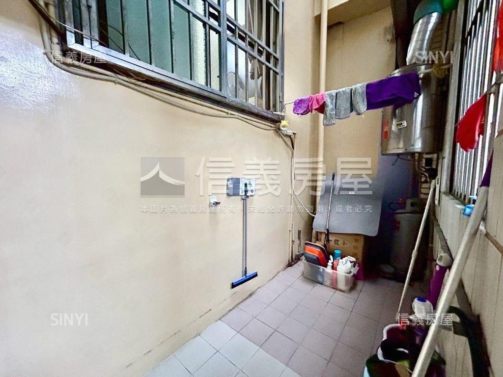 近捷運＆台鐵五房騎樓店住房屋室內格局與周邊環境