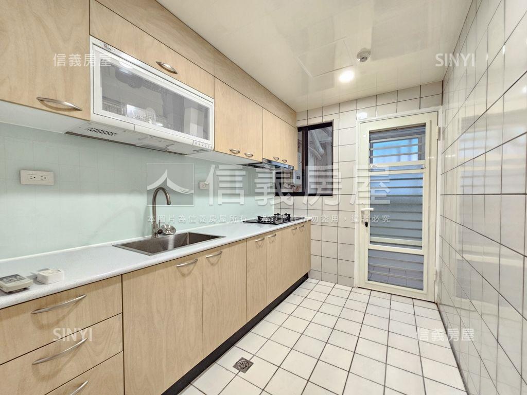 健康城市美裝三房車位房屋室內格局與周邊環境