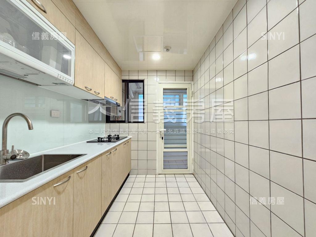 健康城市美裝三房車位房屋室內格局與周邊環境