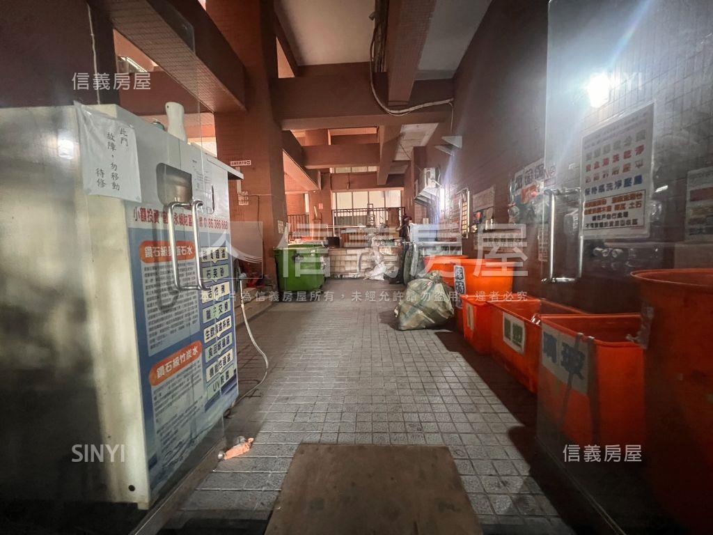 近巨蛋高樓靚美宅房屋室內格局與周邊環境