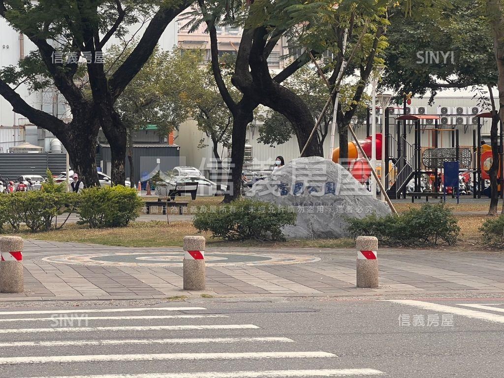 近巨蛋高樓靚美宅房屋室內格局與周邊環境