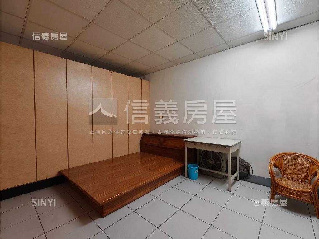 瑞隆商圈正街方便停車透天房屋室內格局與周邊環境