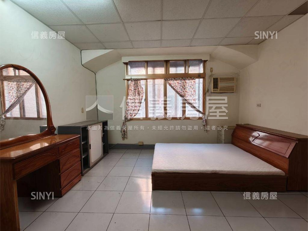 瑞隆商圈正街方便停車透天房屋室內格局與周邊環境