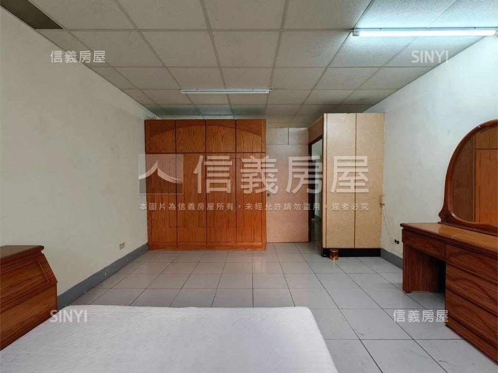 瑞隆商圈正街方便停車透天房屋室內格局與周邊環境