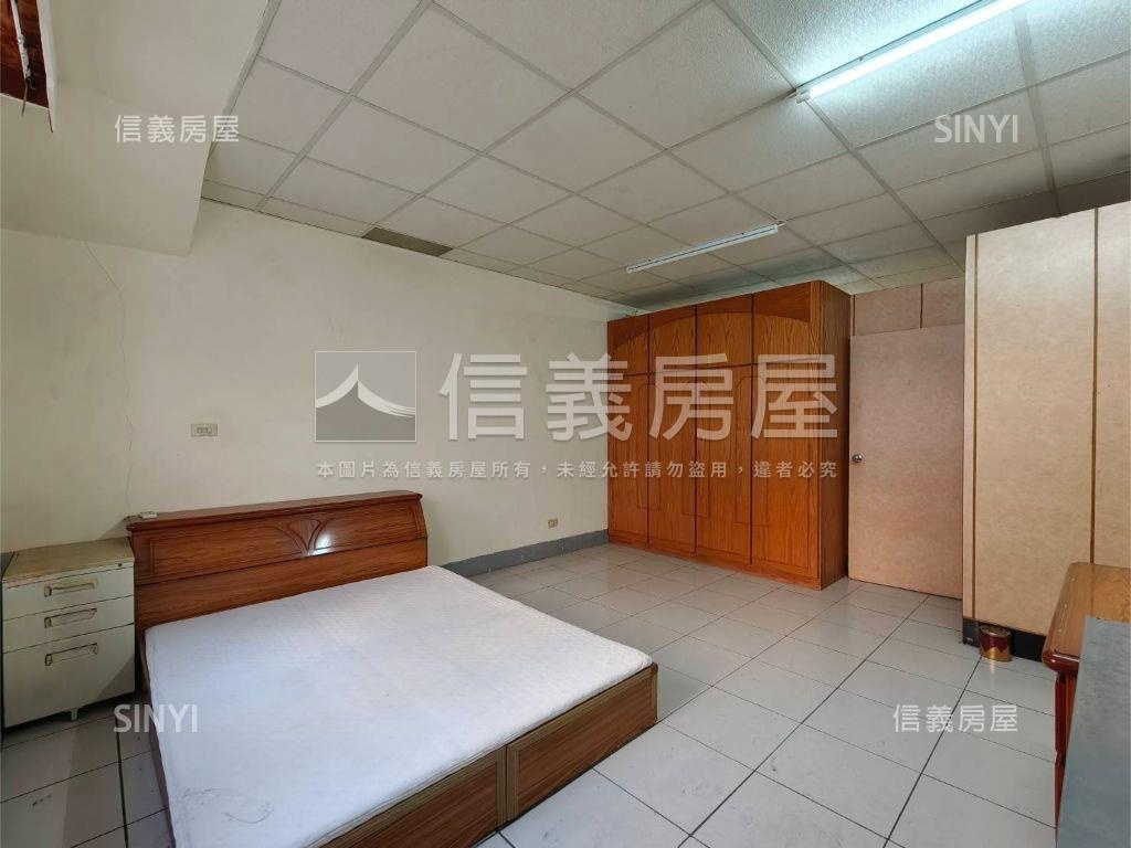 瑞隆商圈正街方便停車透天房屋室內格局與周邊環境