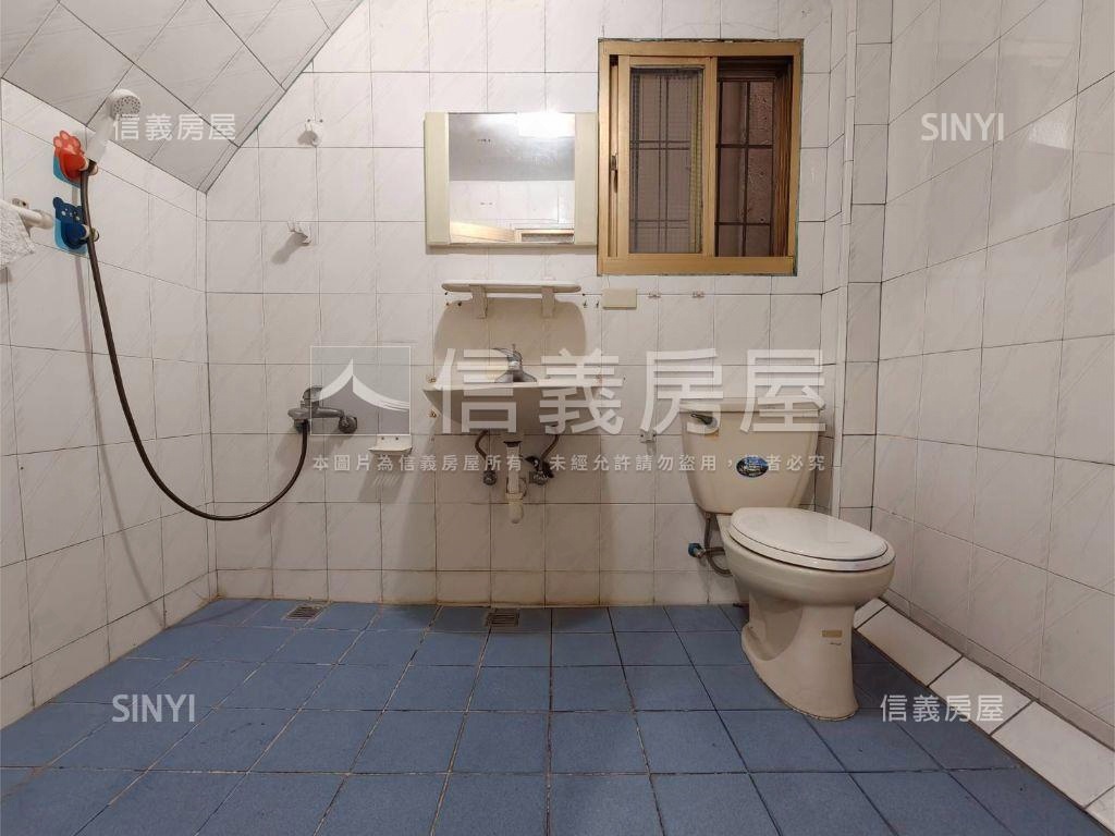 瑞隆商圈正街方便停車透天房屋室內格局與周邊環境