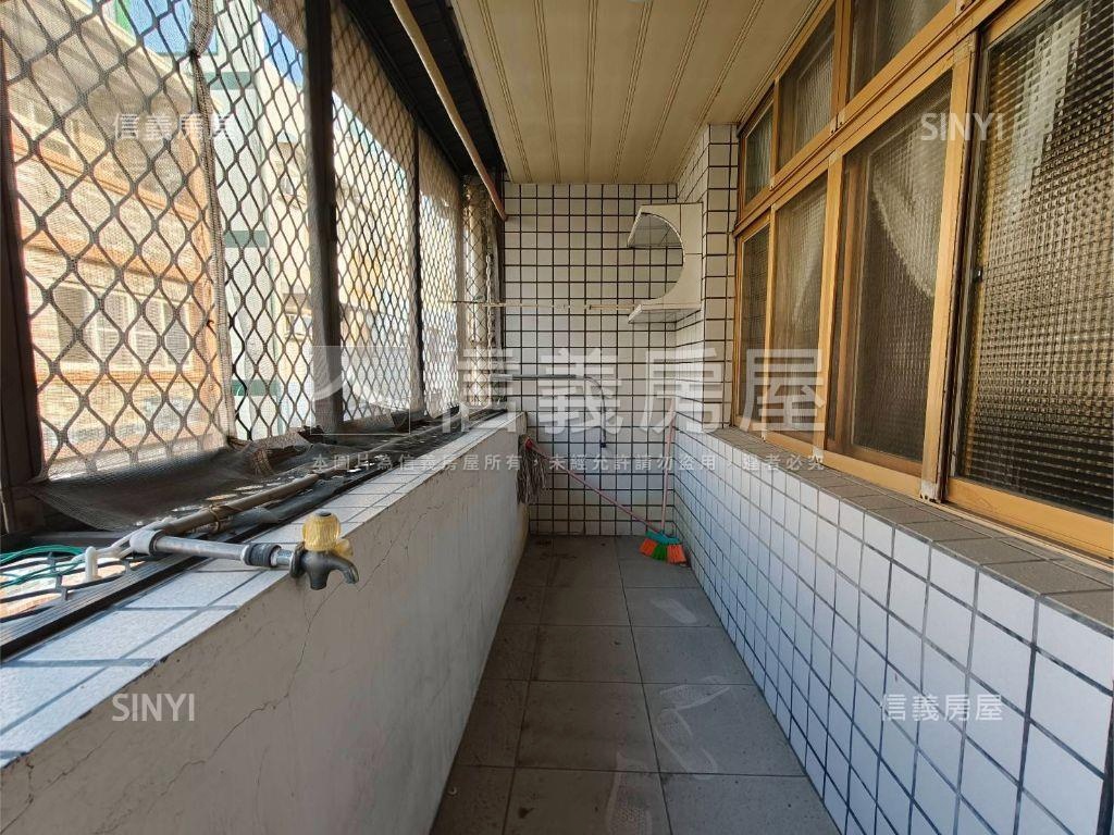 瑞隆商圈正街方便停車透天房屋室內格局與周邊環境