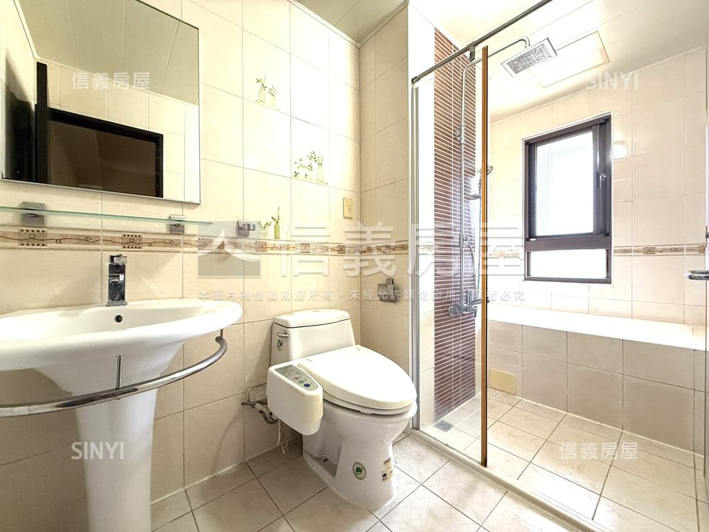 亞灣質感高樓採光三房車位房屋室內格局與周邊環境