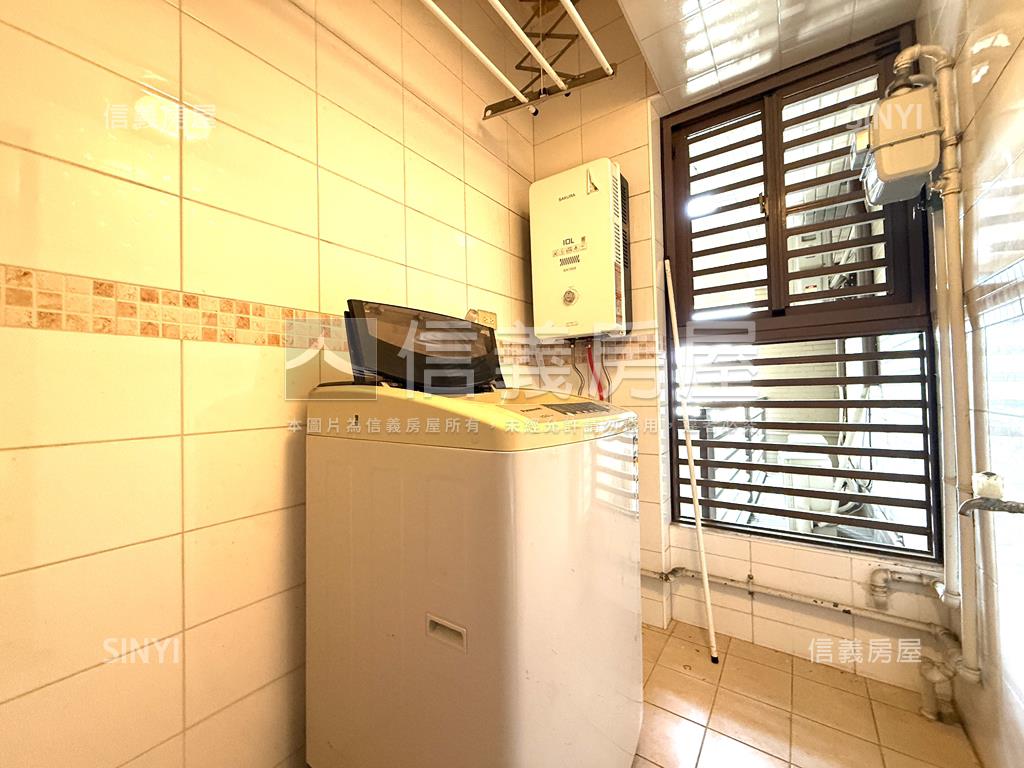 亞灣質感高樓採光三房車位房屋室內格局與周邊環境