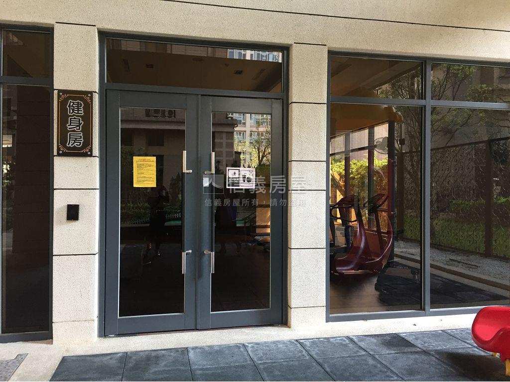 菁英典藏９Ｆ兩房房屋室內格局與周邊環境