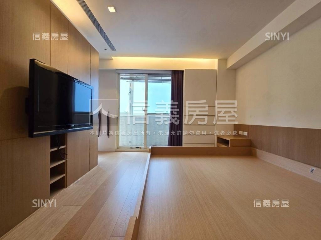 公園旁綠意方正邊間大四房房屋室內格局與周邊環境