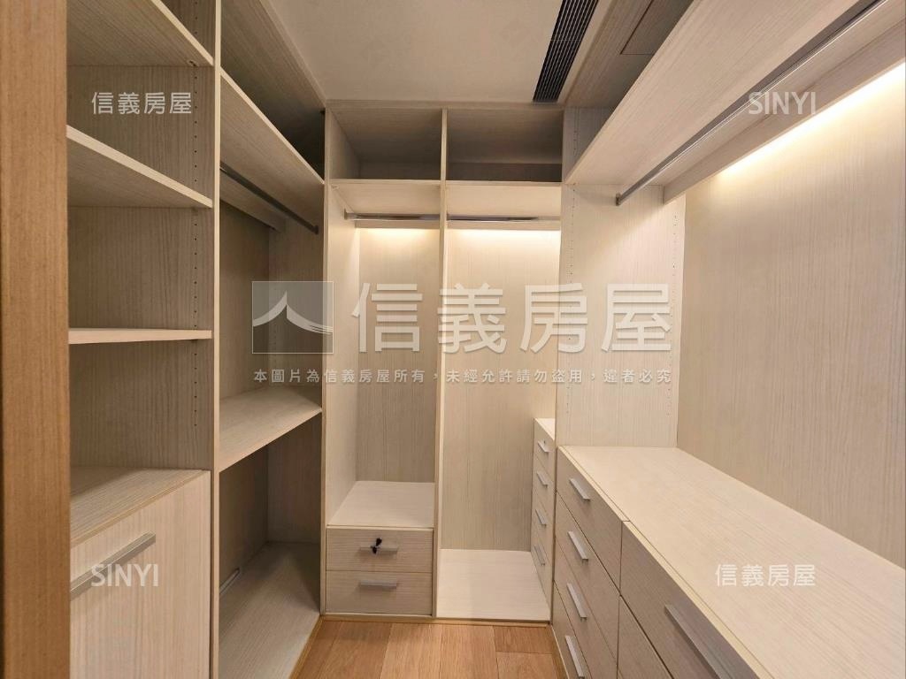 公園旁綠意方正邊間大四房房屋室內格局與周邊環境