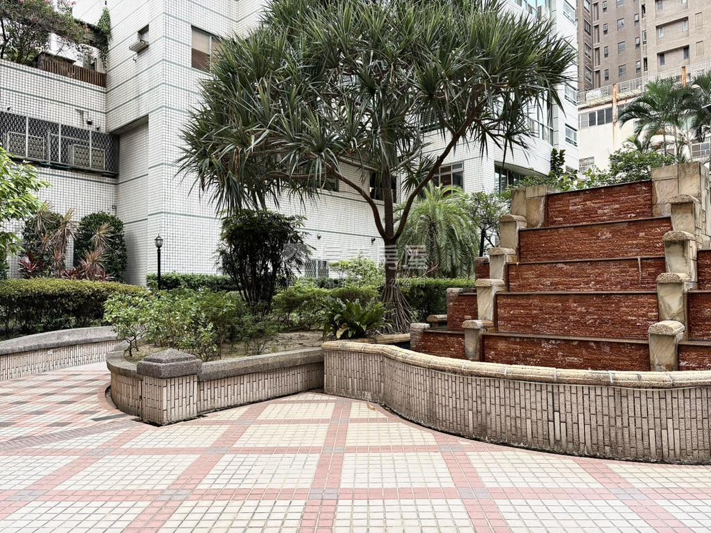 三采藝術園邸３＋１房平車房屋室內格局與周邊環境