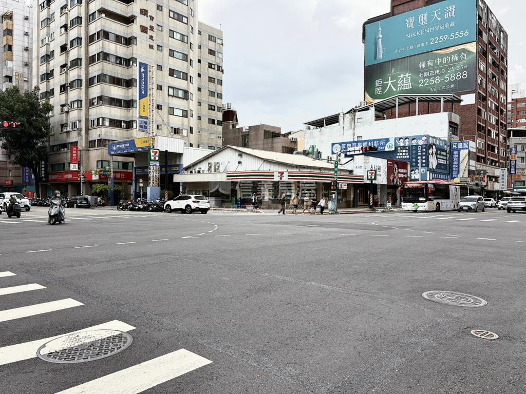 三采藝術園邸３＋１房平車房屋室內格局與周邊環境