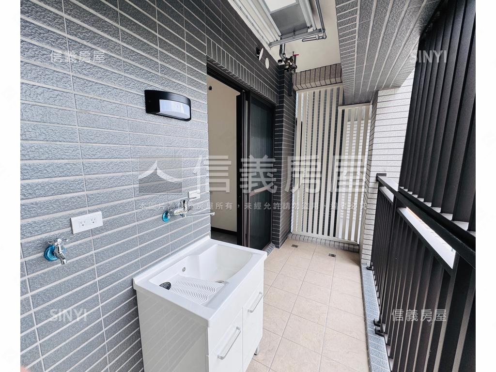 櫻花知築２房平面車位房屋室內格局與周邊環境