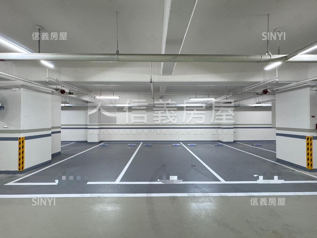 櫻花知築２房平面車位房屋室內格局與周邊環境